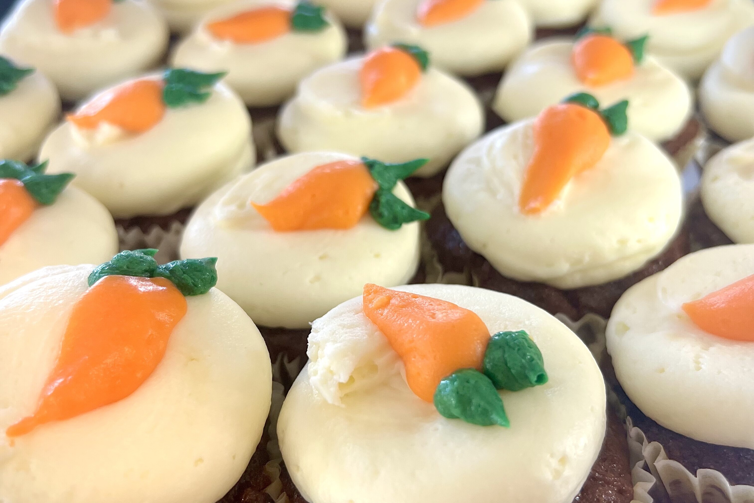 carrot cupcakes with cream cheese frosting